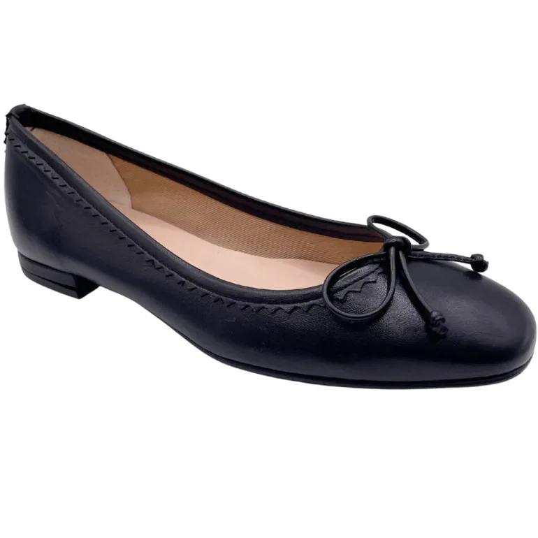 Jasmine - Black Leather