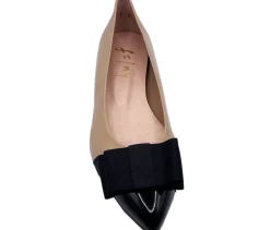 Onstage - Beige and Black Leather
